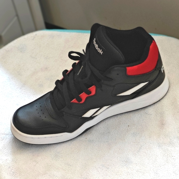 Reebok Other - Reebok Men's Sneakers - Black, White and Red, size 9.5